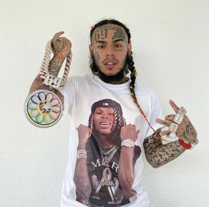 Spotify profile picture for @illegally