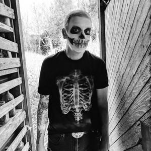 𝙼𝚊𝚛𝚔 𝙼𝚞𝚗𝚜𝚝𝚎𝚛 on Spotify
