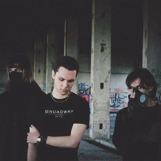 Mad Essence Photo