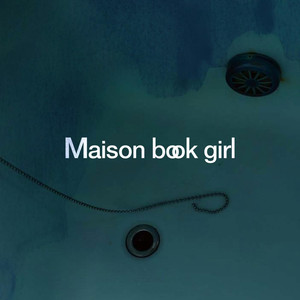 Maison book girl Photo