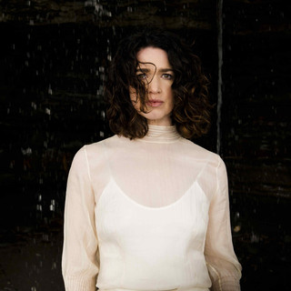 Julia Deans Photo