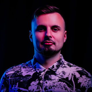 Eskuche Photo
