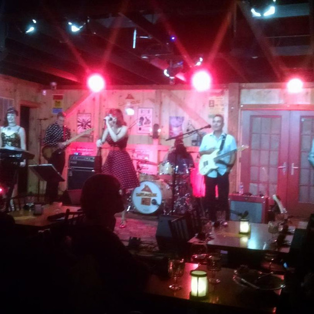 Eight to the Bar photo