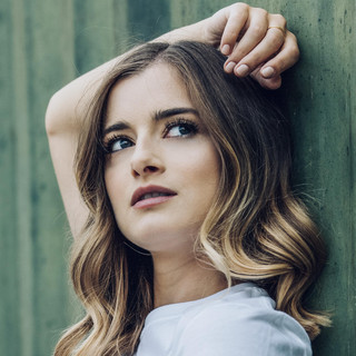 Clara Bond Photo