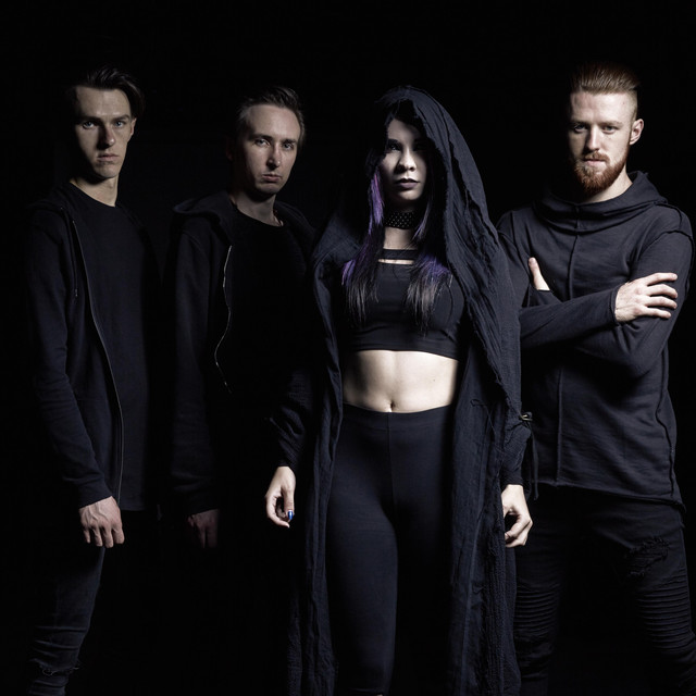 Skarlett Riot photo