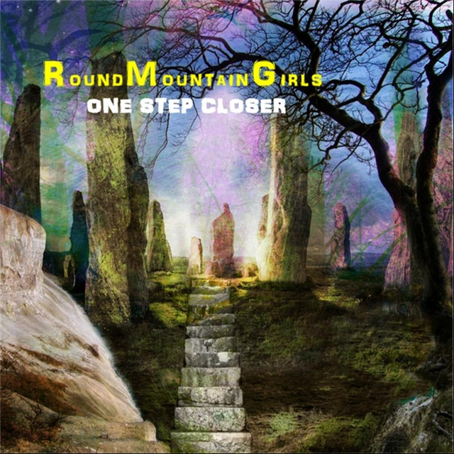 Round Mountain Girls Photo