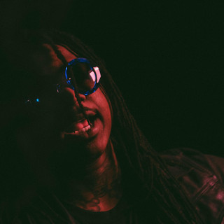 ManMan Savage Photo