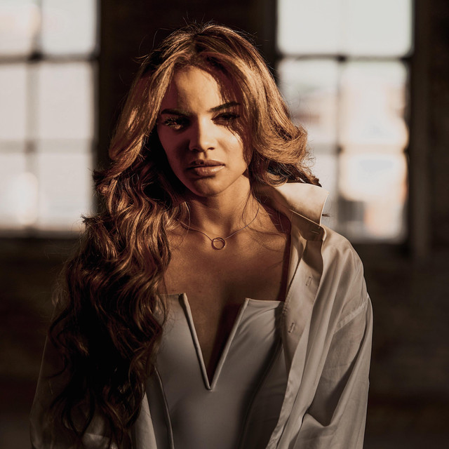Leslie Grace photo