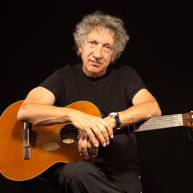 Eugenio Bennato photo