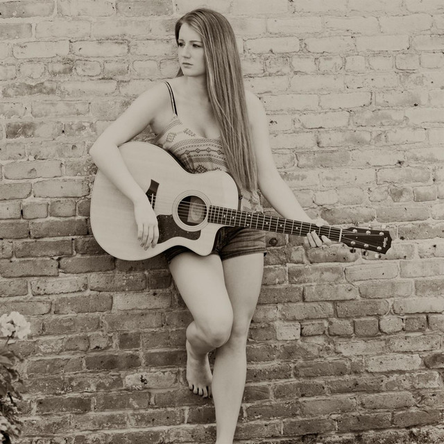 Julia Claire Photo