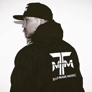 MC Vapour Photo