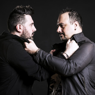 Veerus & Maxie Devine Photo