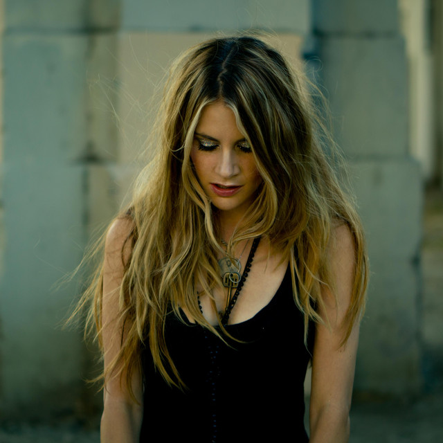Mandi Perkins photo
