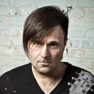 Jamie Lewis Photo