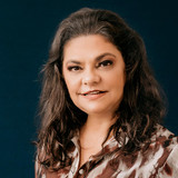 Léa Mendonça profile
