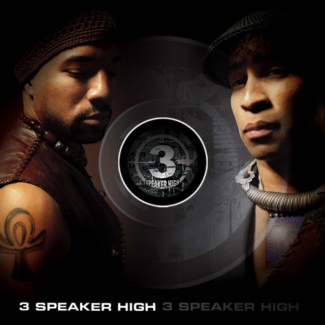 3 Speaker High Photo