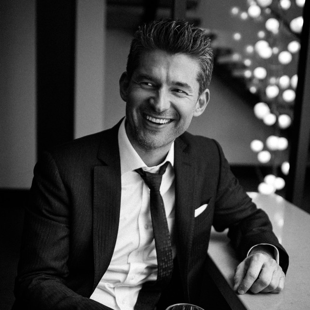 Matt Dusk photo