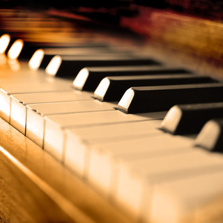 Relaxing Piano Covers Photo