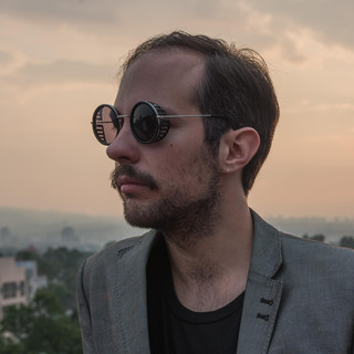 Theus Mago Photo