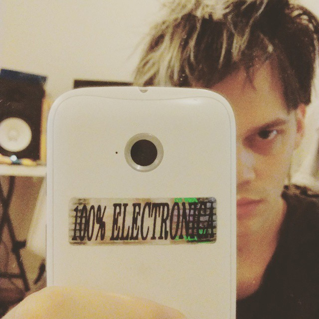 100% Electronica cover