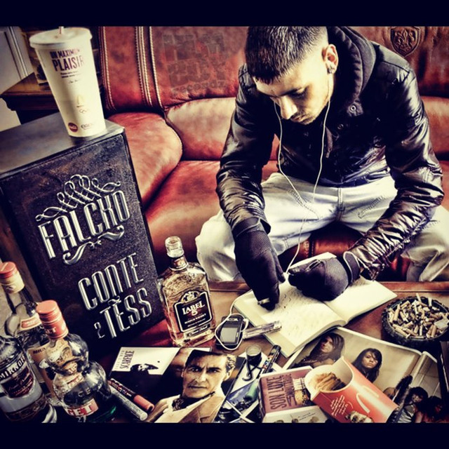 Falcko Photo