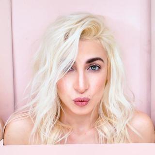 Romina Falconi Photo