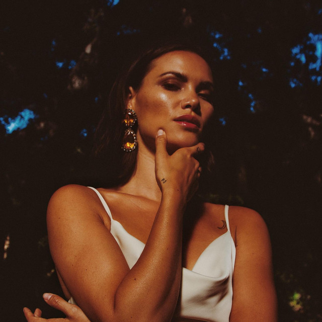 Sinéad Harnett photo