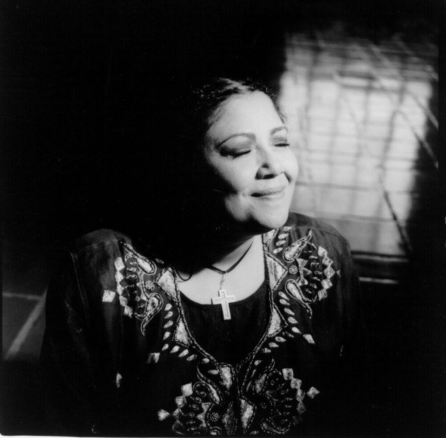 Táta Vega Photo