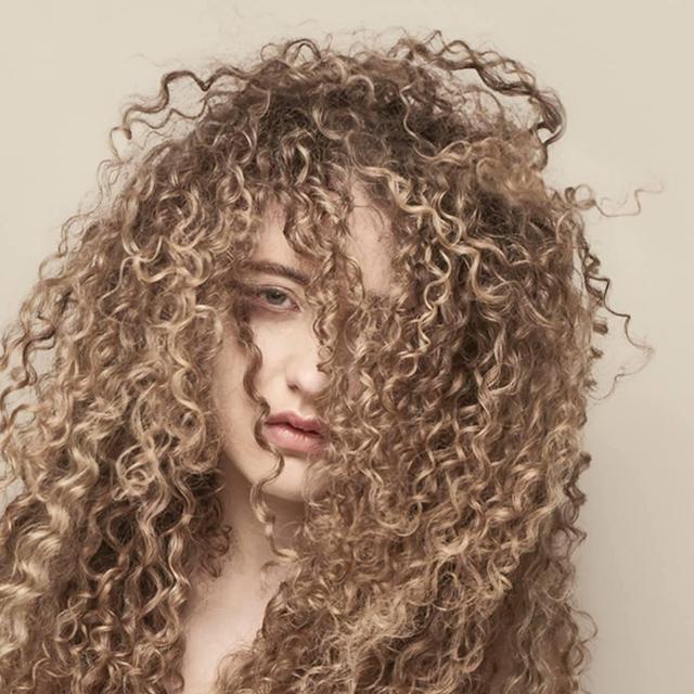 Tal Wilkenfeld photo