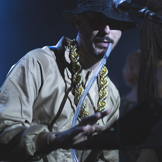 Sholo Truth Photo