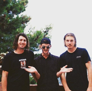LOS SCALLYWAGGS Photo