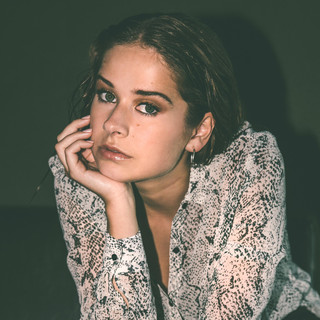 Laura Tesoro Photo