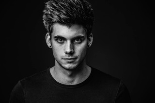 Akyra Photo