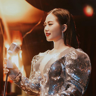 Lương Bích Hữu Photo