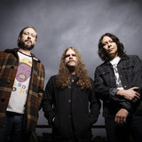 Earthless Photo