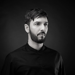 Mark Tarmonea Photo