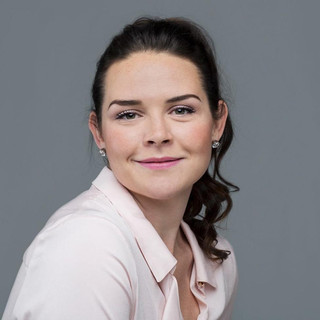 Jennifer Bate Photo